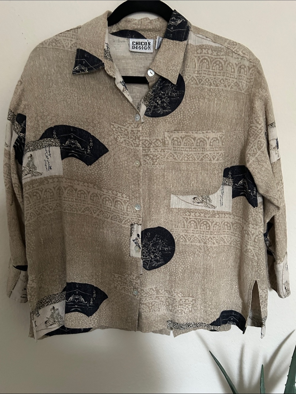 Chico's Beige and Black Patterned Casual Button-Down Shirt/Jacket